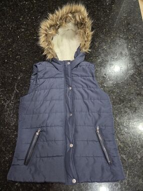 Navy Quilted Hooded Puffer Vest with Faux Fur Trim. Kids Medium
